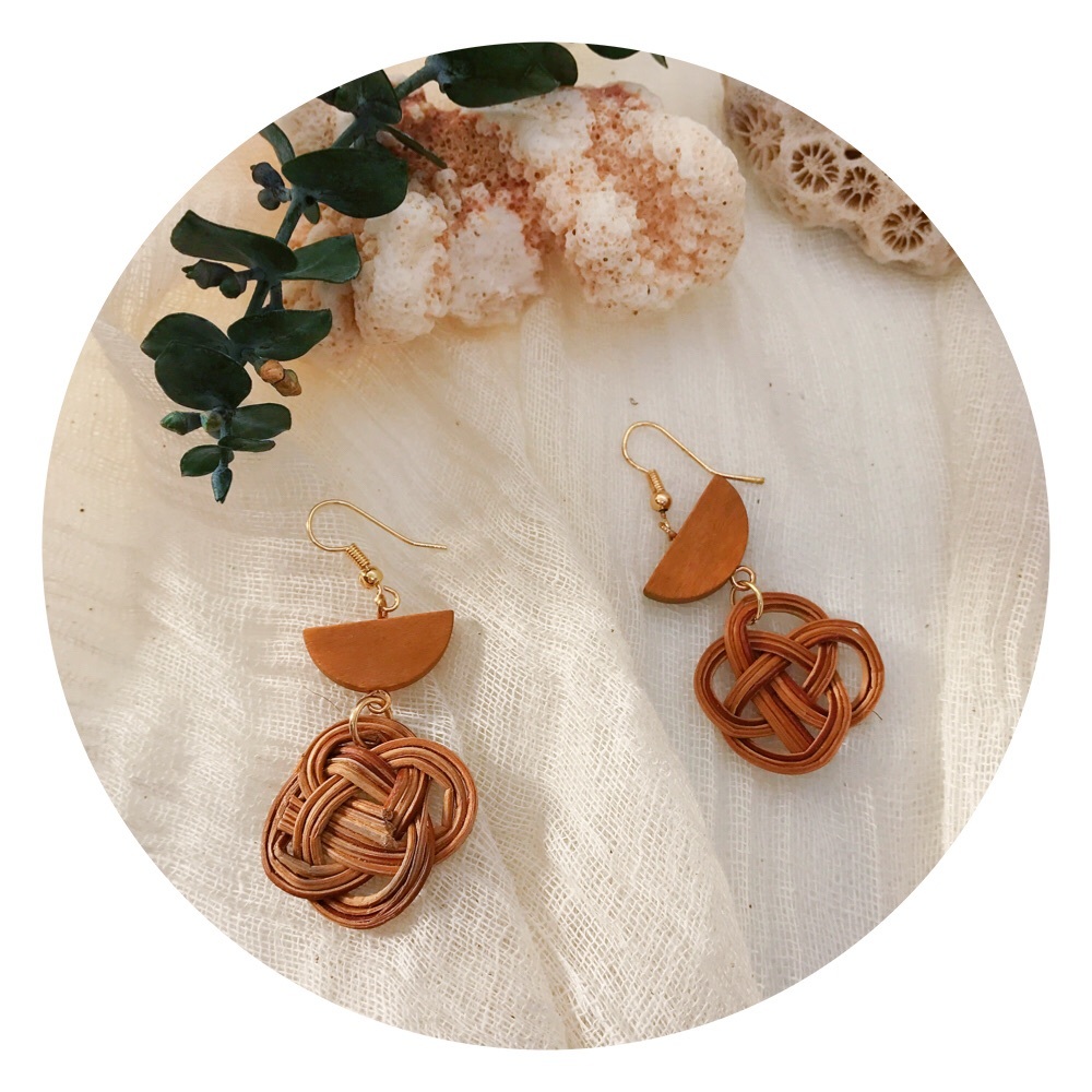 Earrings, handcrafted, straw, wood, accessories